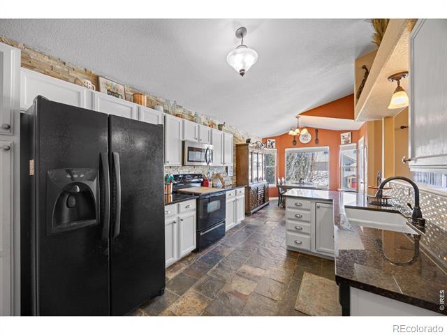 2450 Ashland Lane