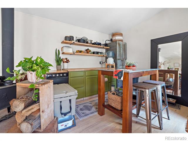 1995 Caribou Road