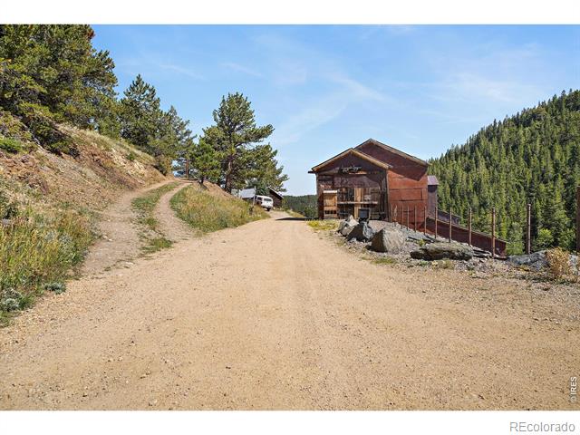 1995 Caribou Road