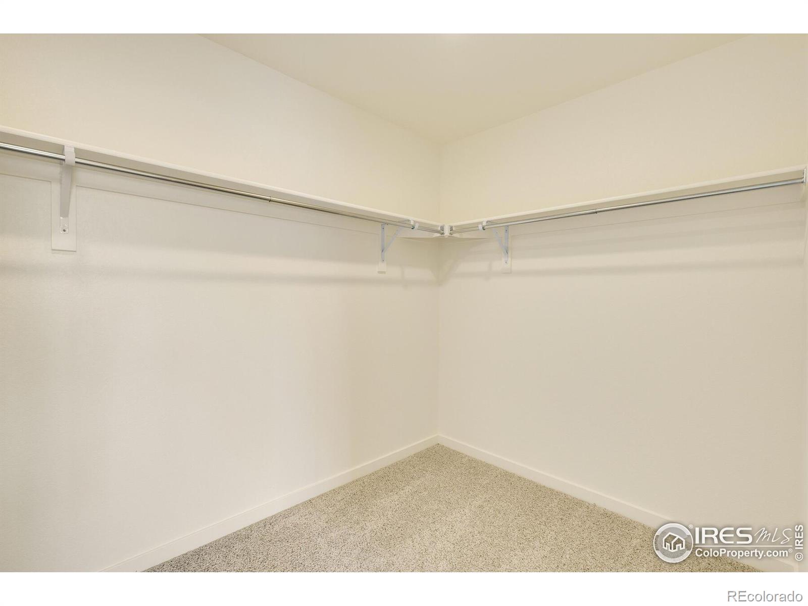 332 Hummingbird Lane