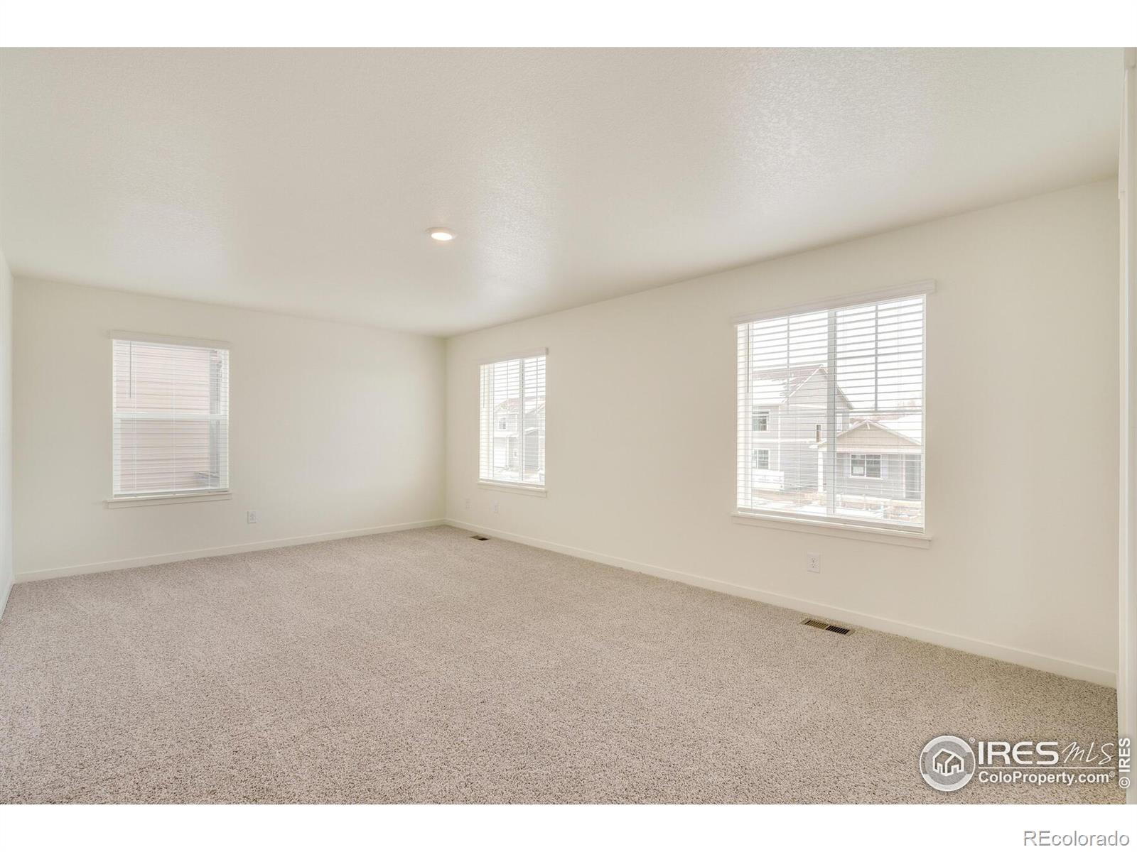 332 Hummingbird Lane