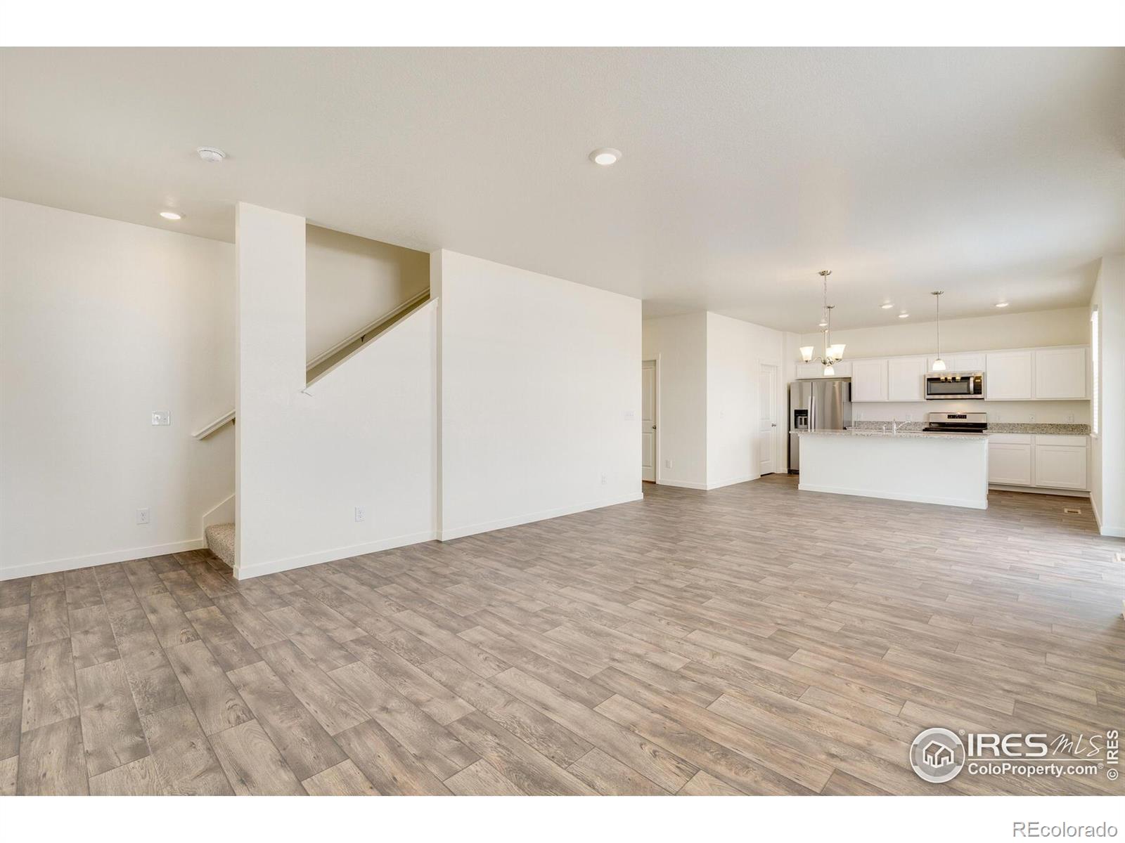 332 Hummingbird Lane