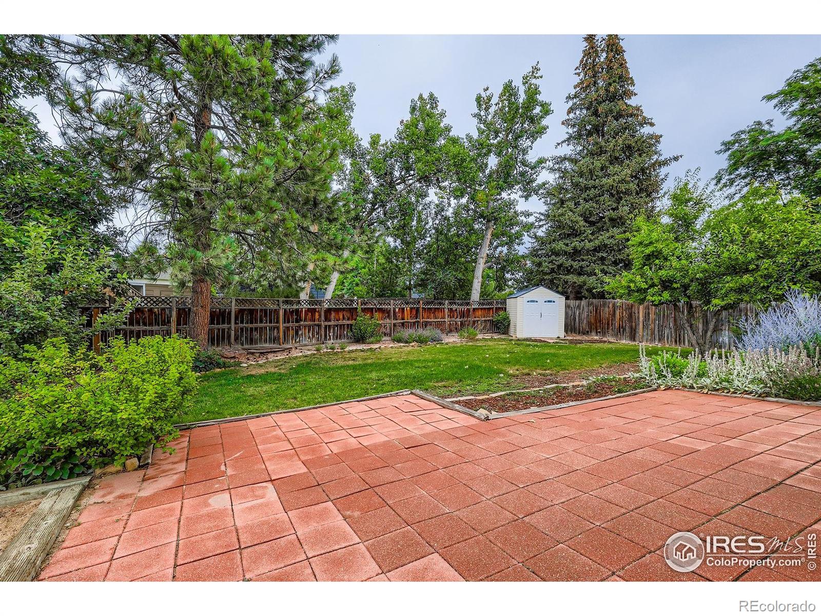 641 W Dahlia Street