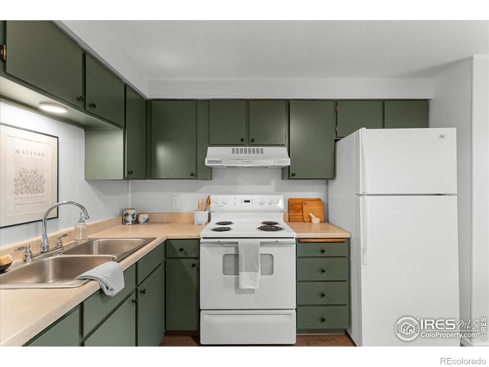 1200 Pomona Street Unit: Q & R