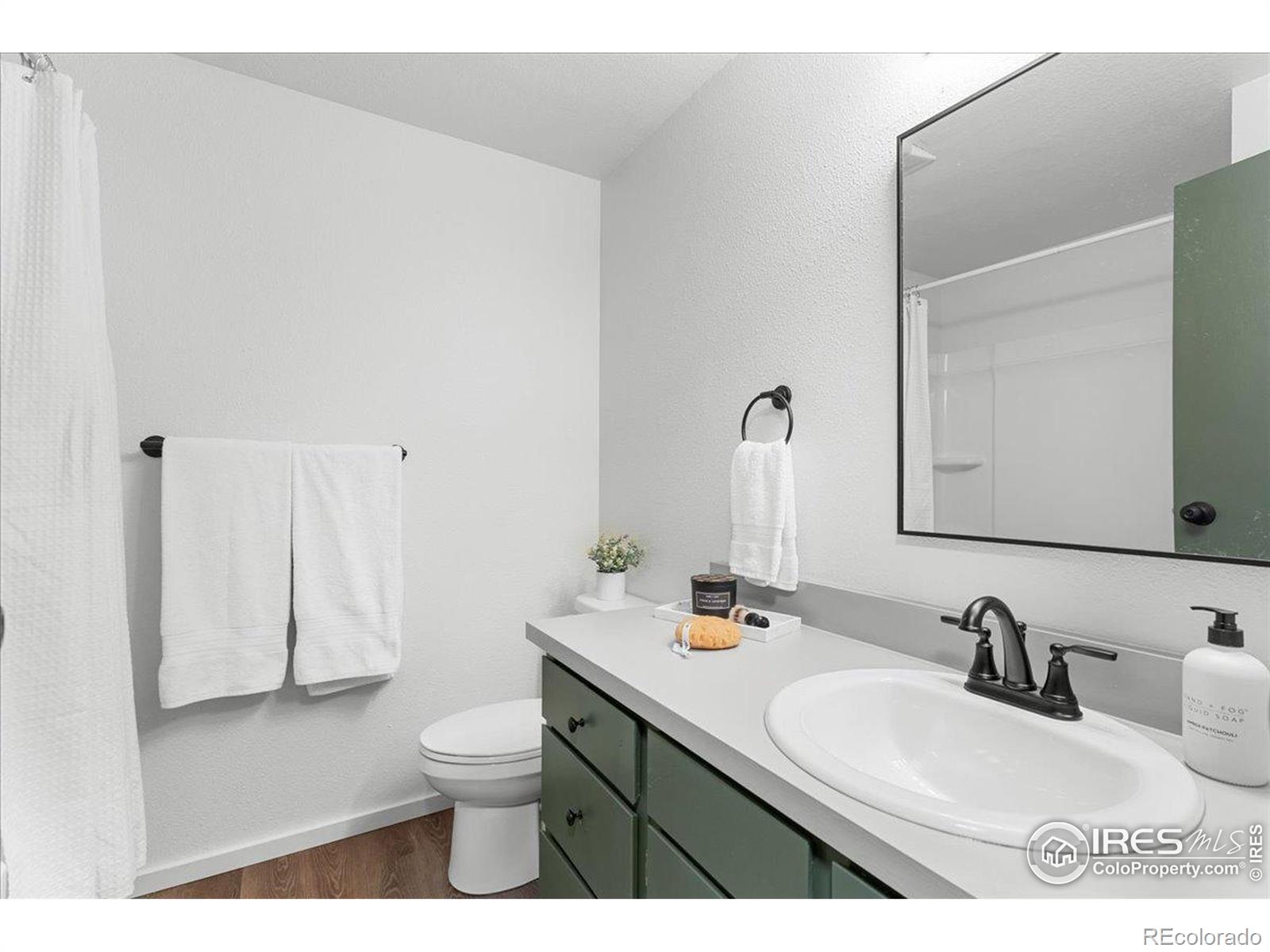 1200 Pomona Street Unit: Q & R
