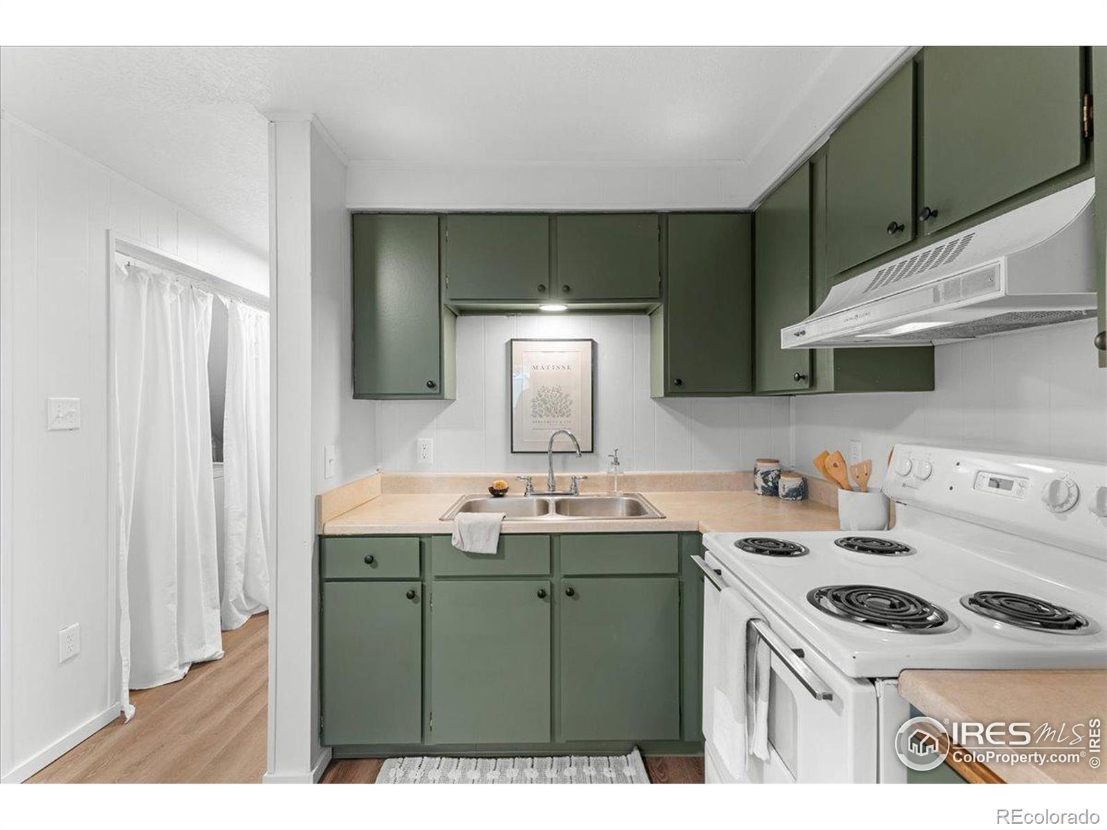 1200 Pomona Street Unit: Q & R