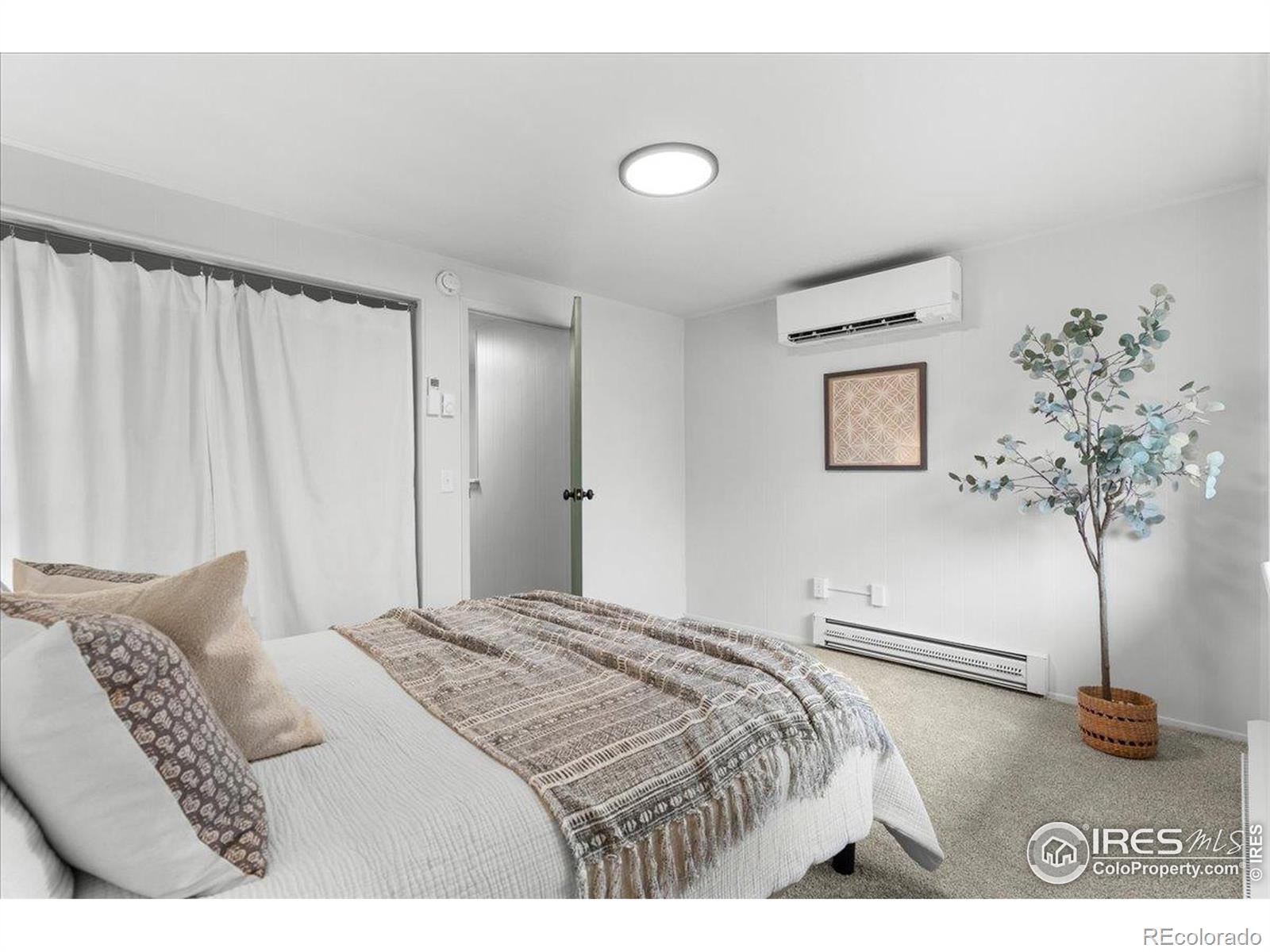 1200 Pomona Street Unit: Q & R