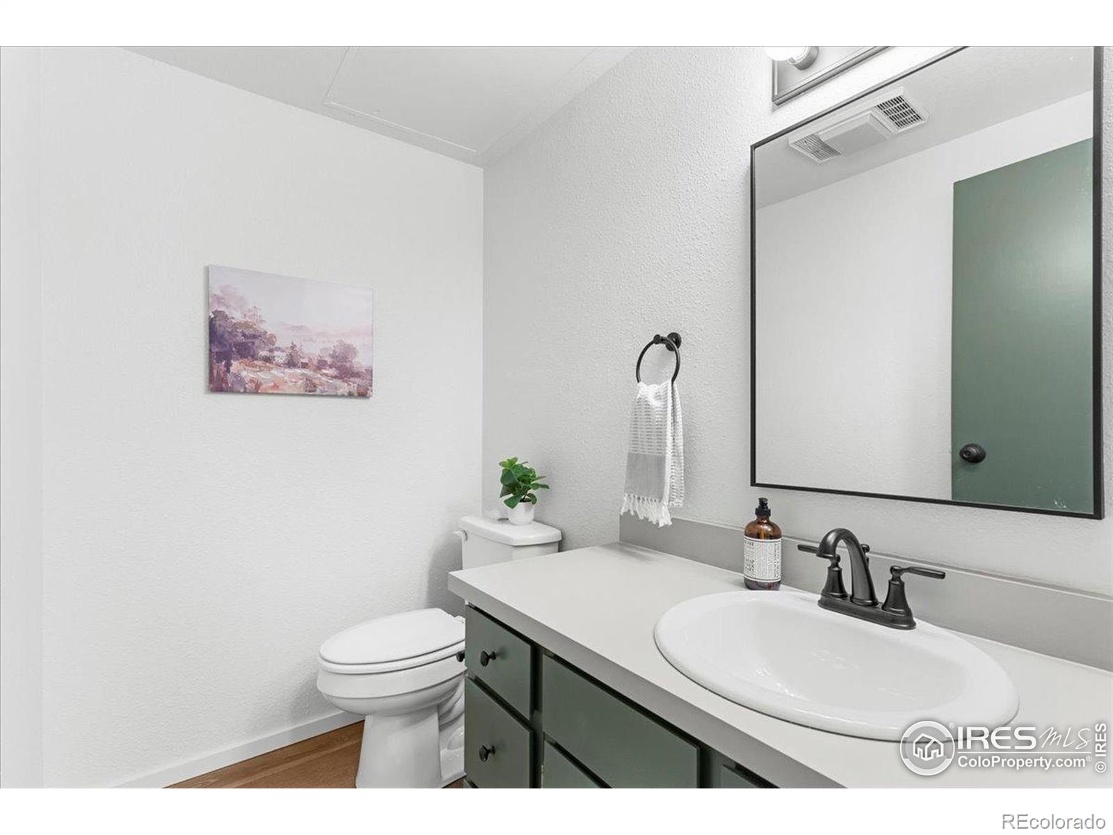 1200 Pomona Street Unit: Q & R