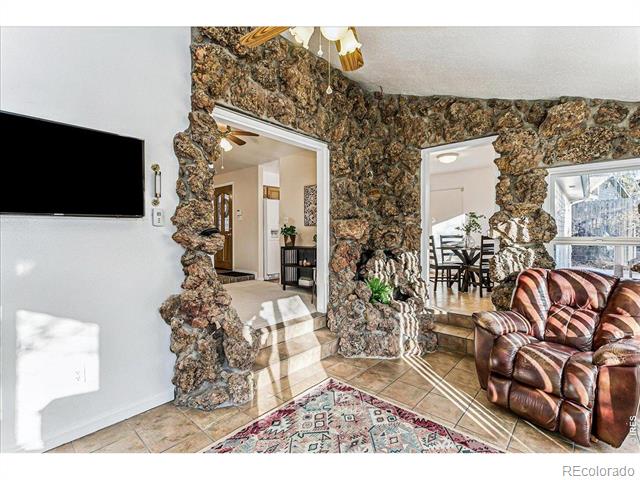 1725 Ridgewood Road