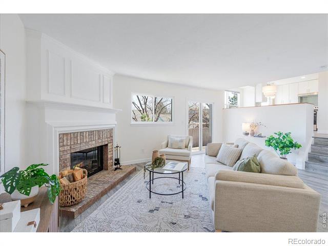 128 S Warbler Court