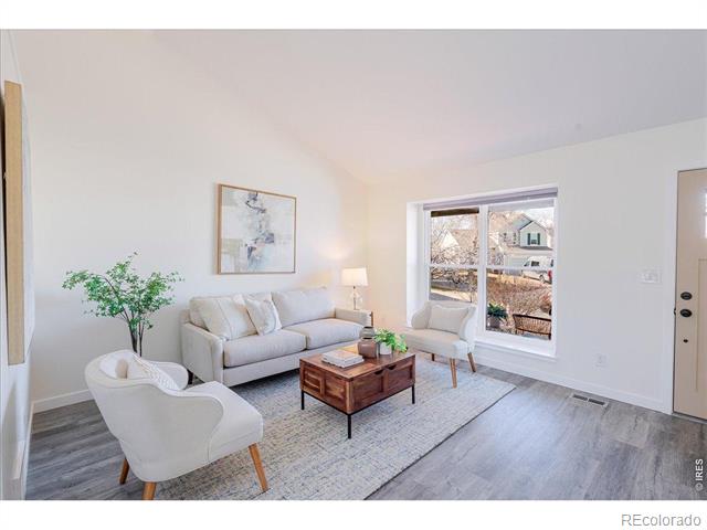 128 S Warbler Court
