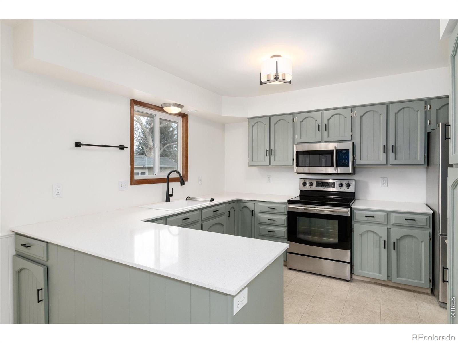 2516 Mountain View Avenue