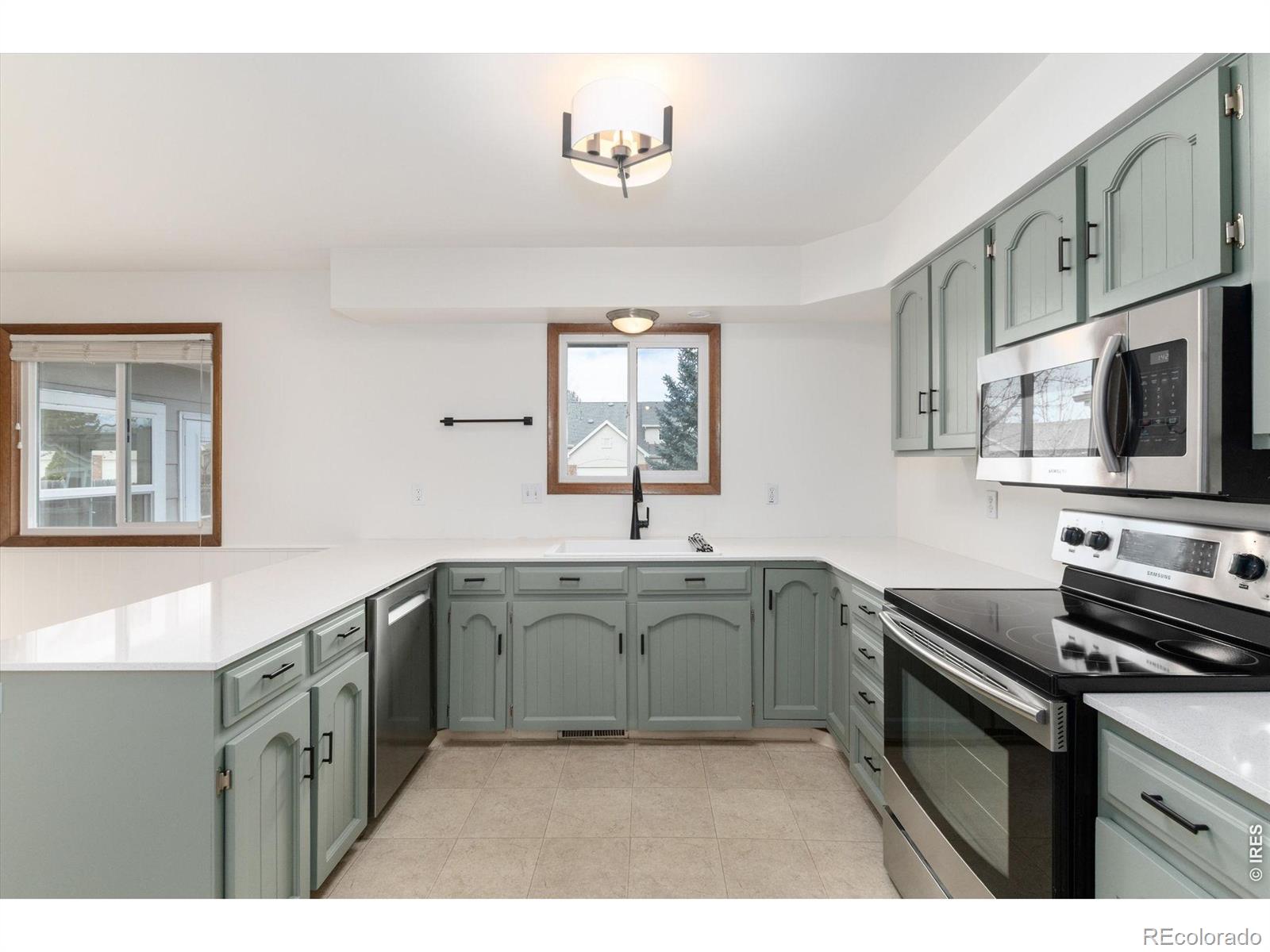 2516 Mountain View Avenue