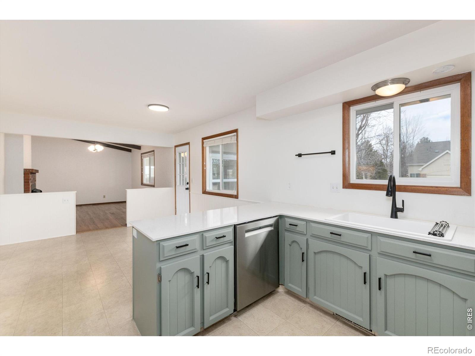 2516 Mountain View Avenue