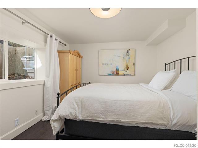 300 Oakwood Place