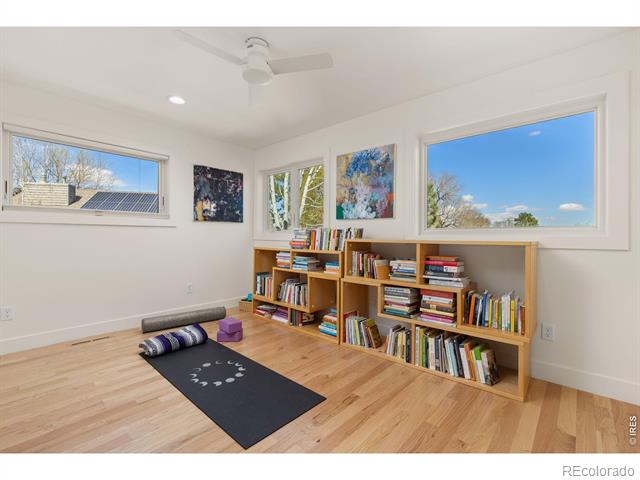 300 Oakwood Place
