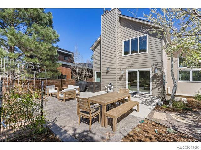 300 Oakwood Place