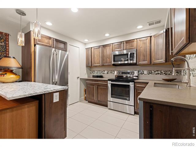 300 Oakwood Place