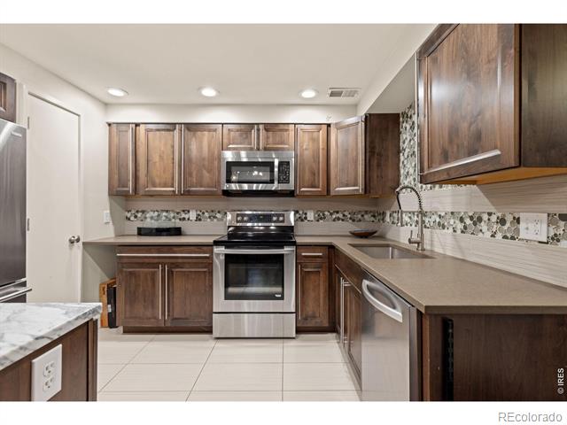 300 Oakwood Place