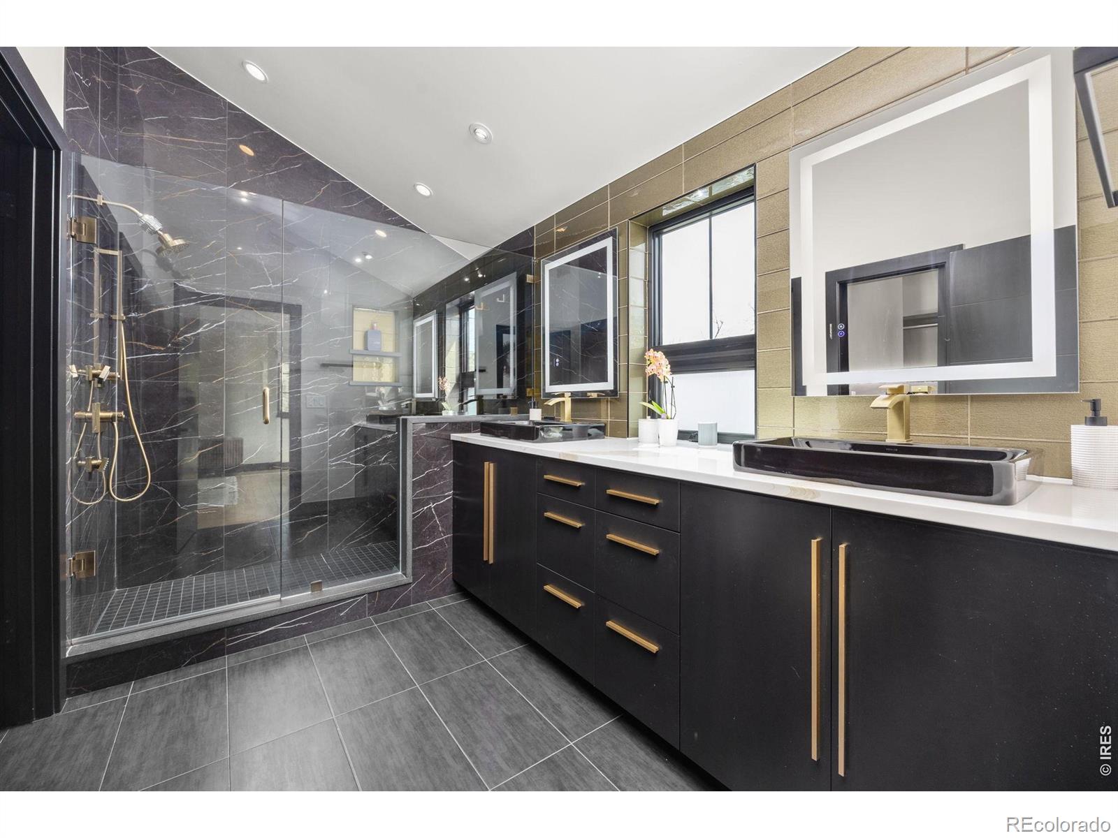 1175 Evergreen Avenue