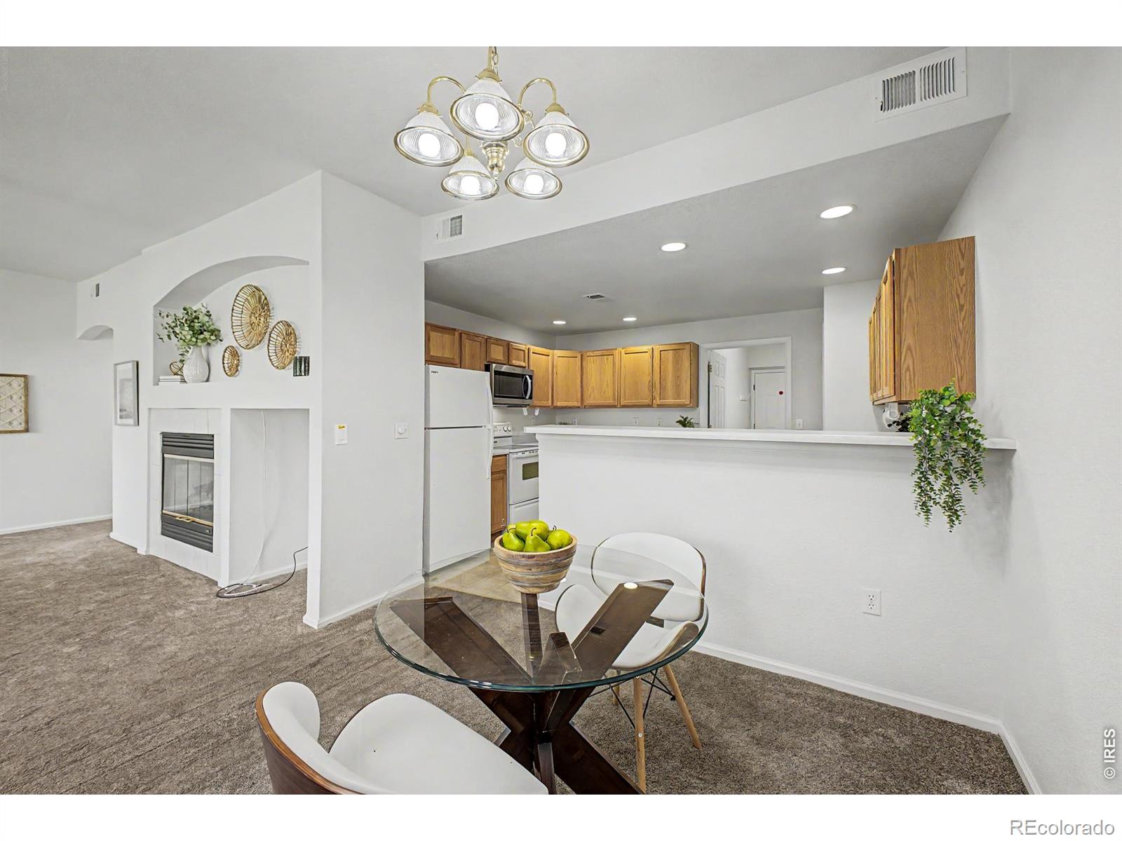 1703 Whitehall Drive Unit: 4F