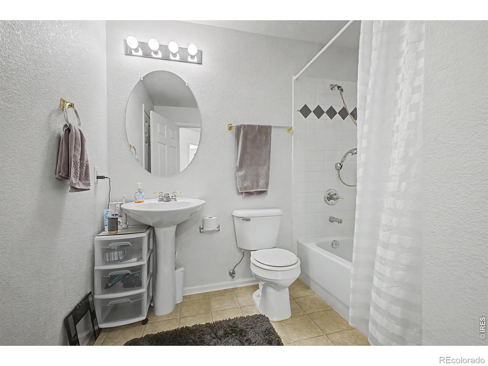 1703 Whitehall Drive Unit: 4F