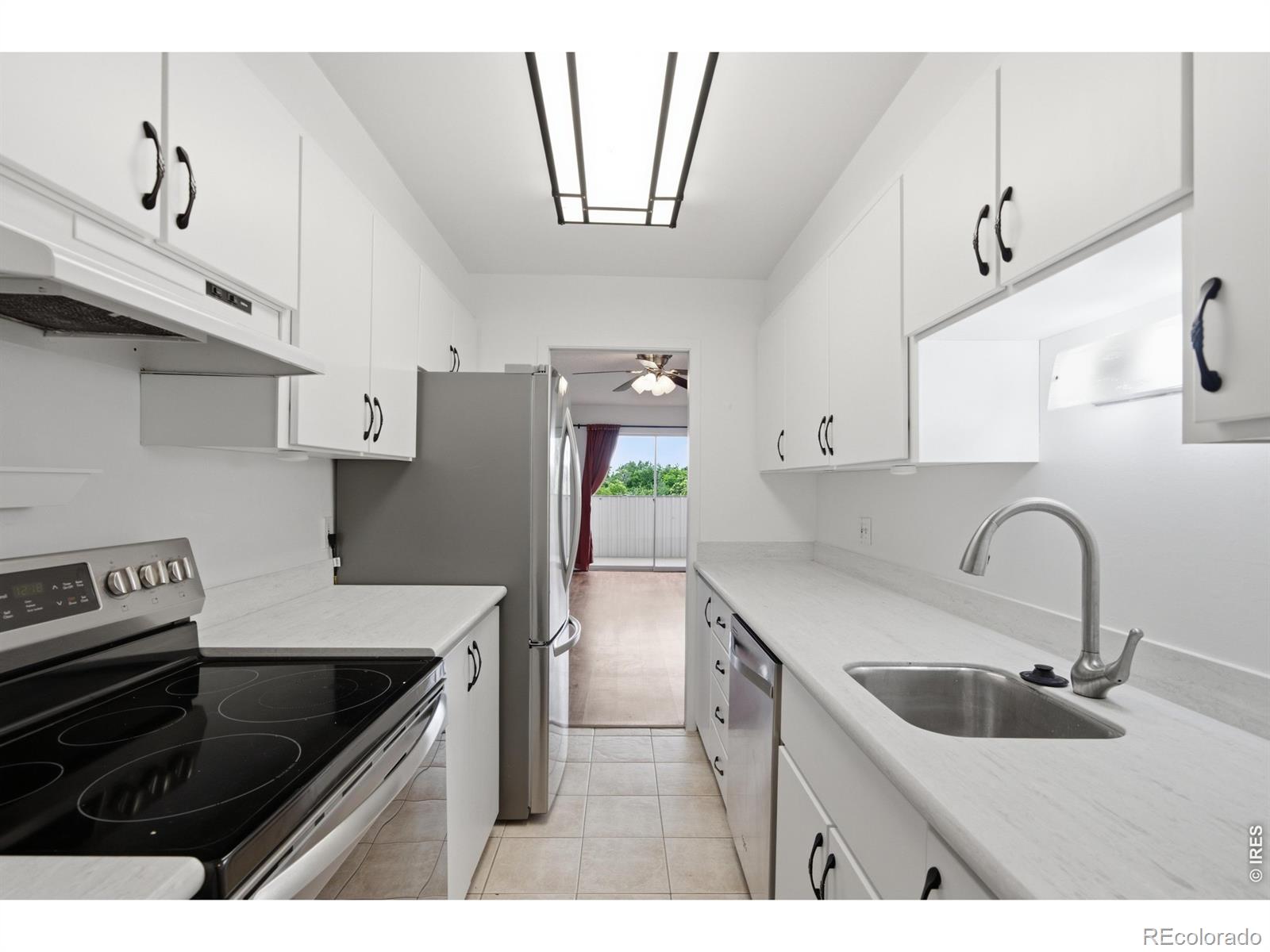 1313 Steele Street Unit: 606