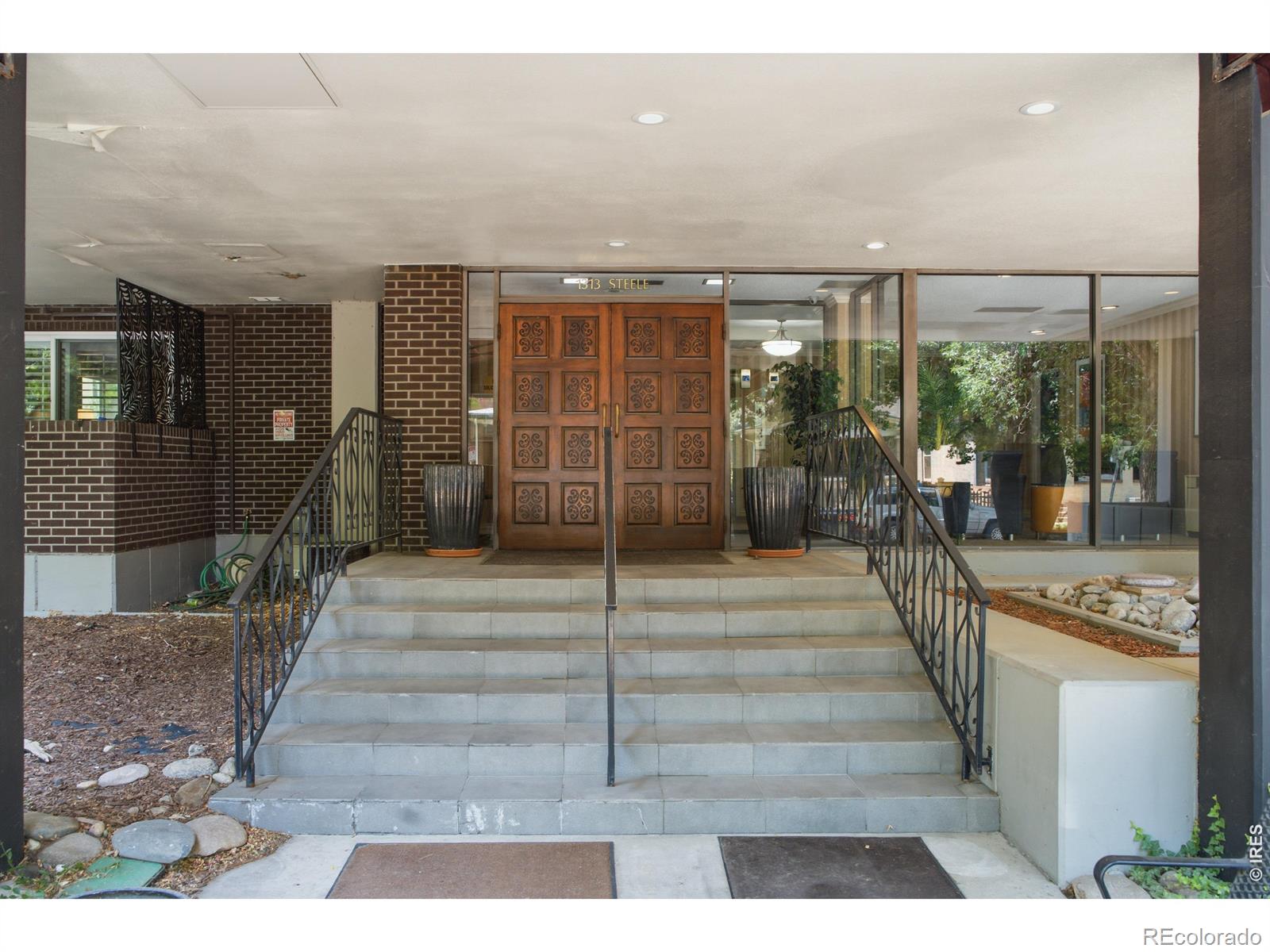 1313 Steele Street Unit: 606
