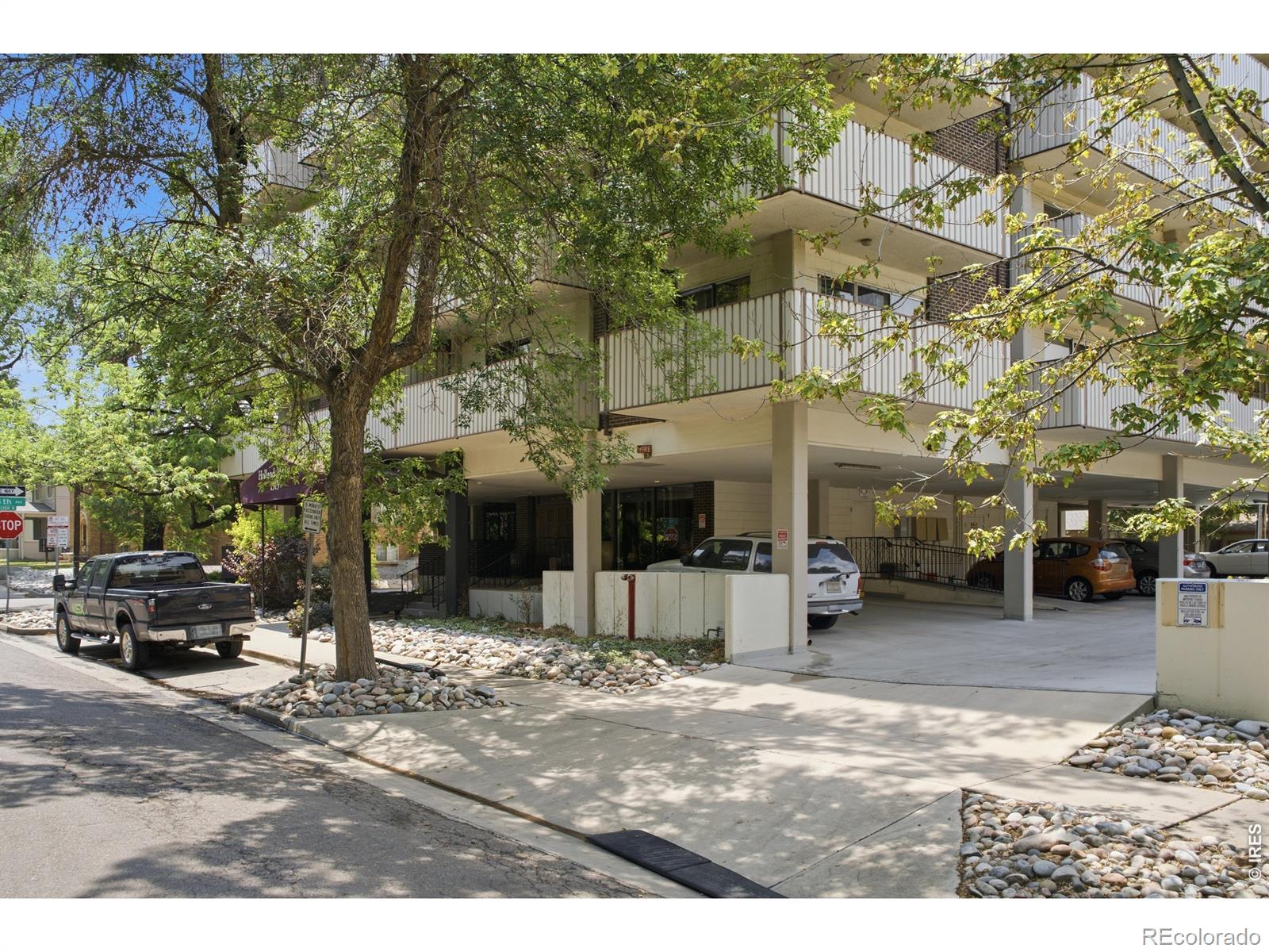 1313 Steele Street Unit: 606