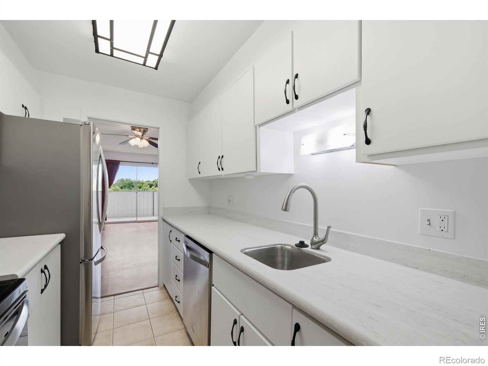 1313 Steele Street Unit: 606