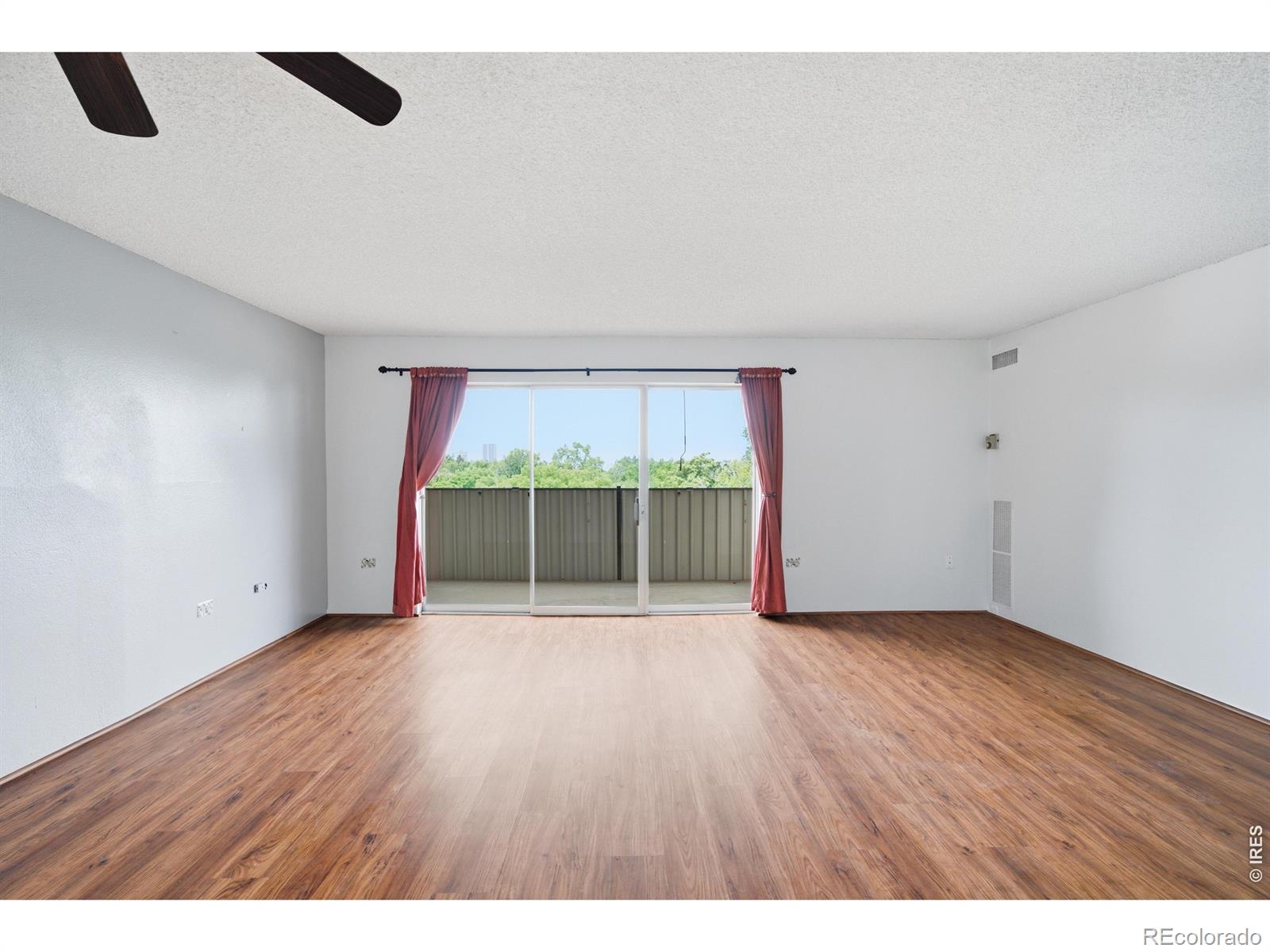 1313 Steele Street Unit: 606