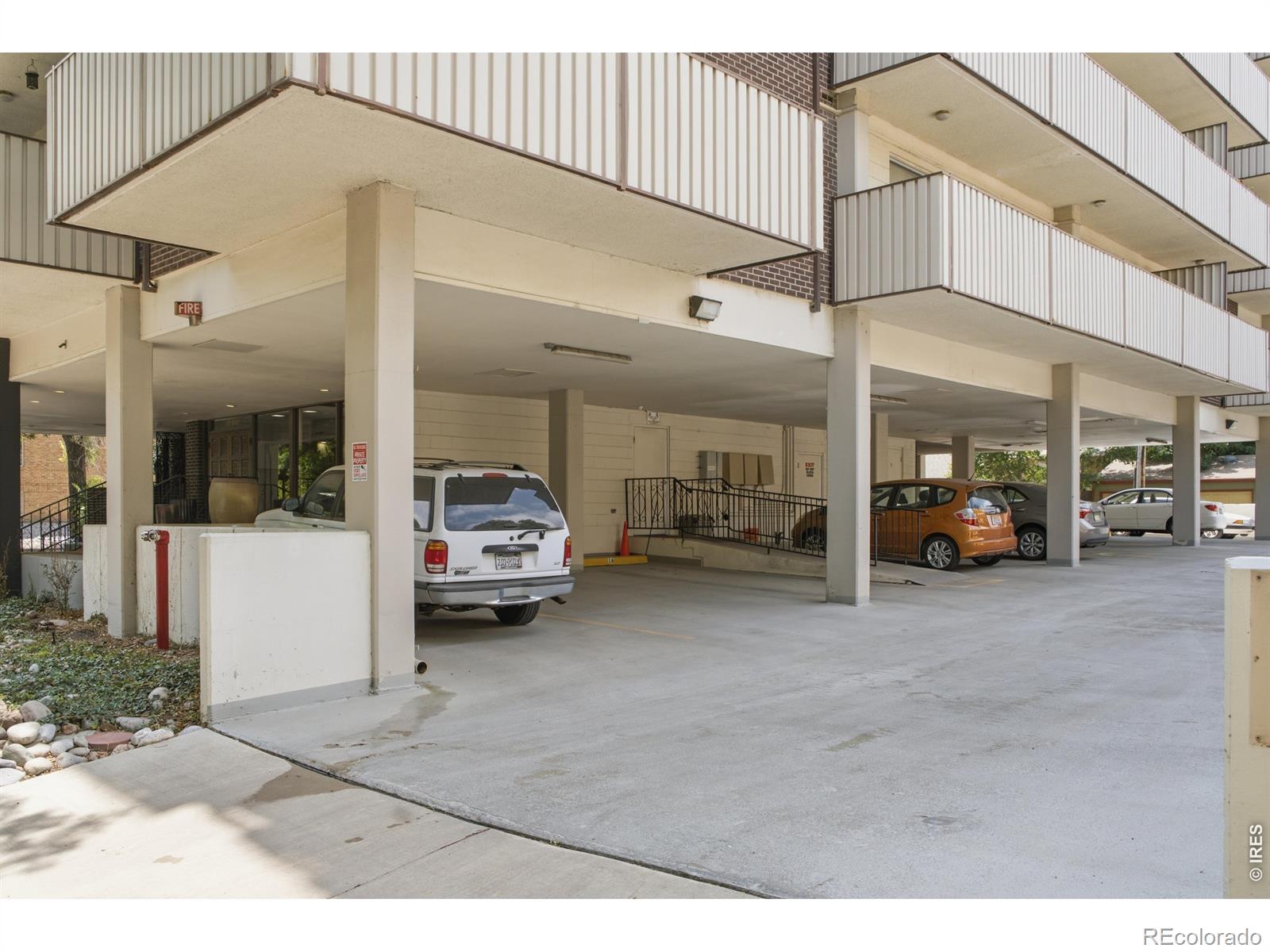 1313 Steele Street Unit: 606
