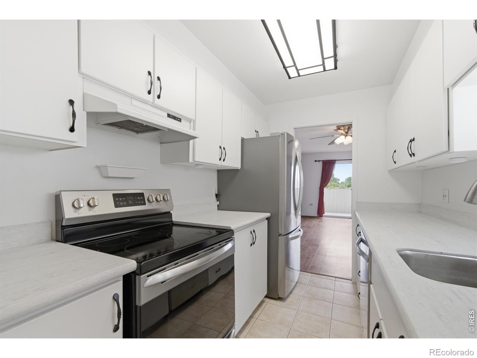1313 Steele Street Unit: 606