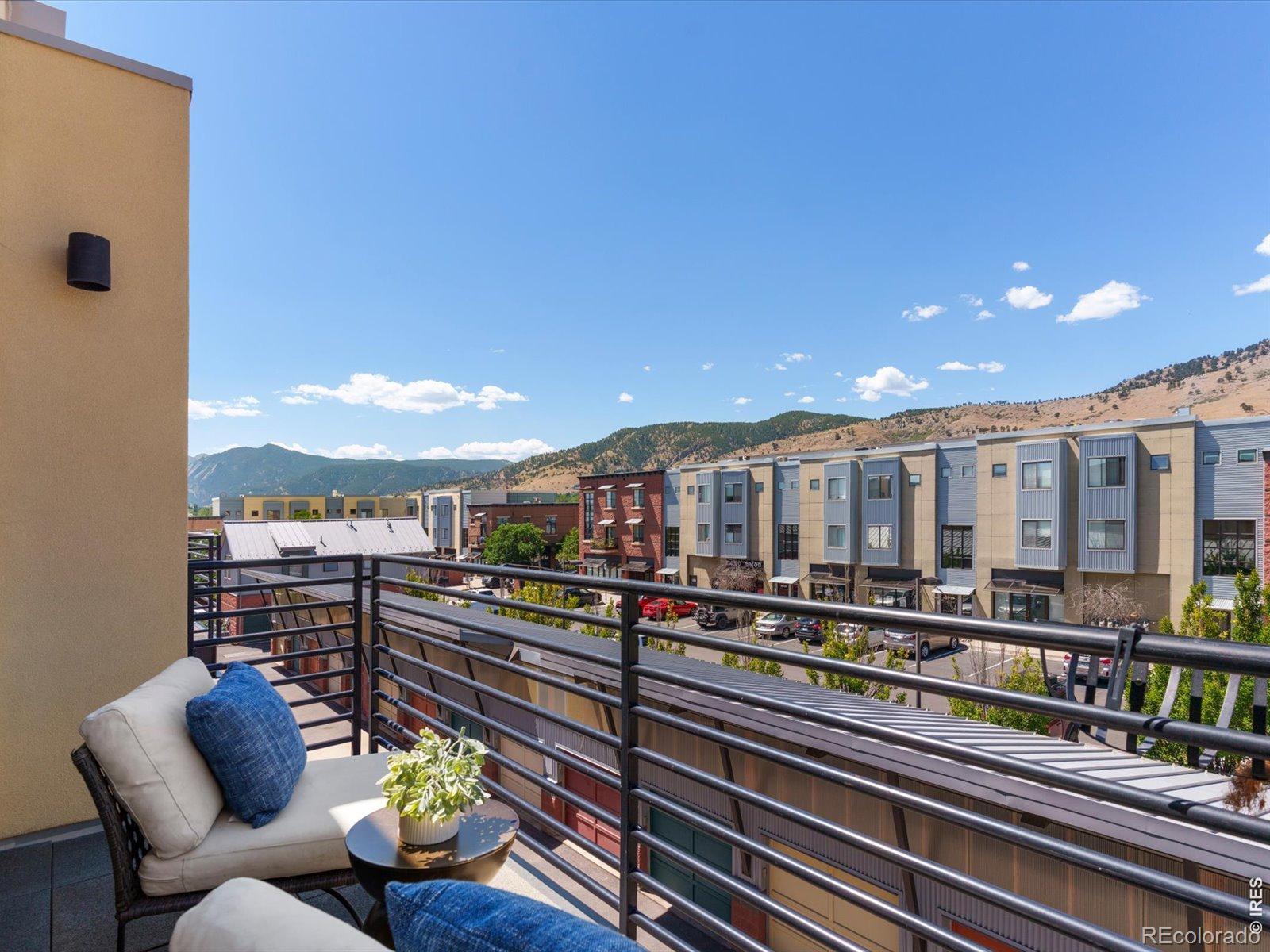 4555 13th Street Unit: E