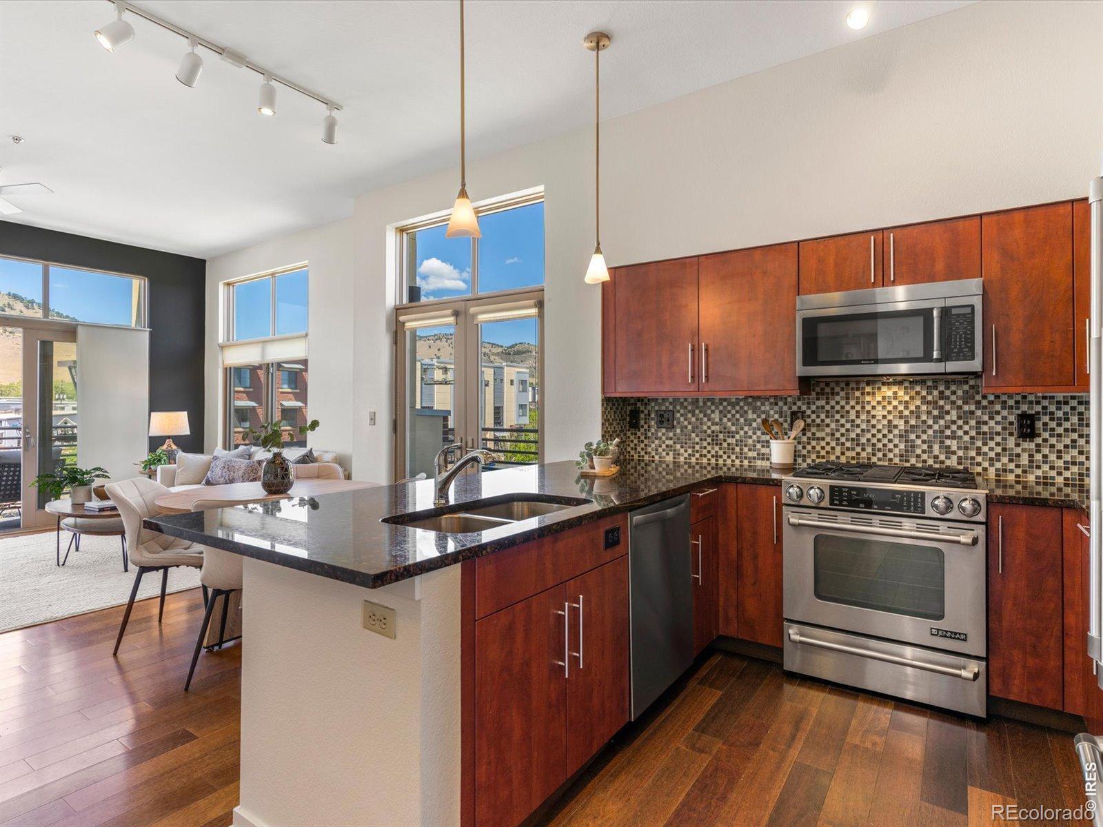 4555 13th Street Unit: E