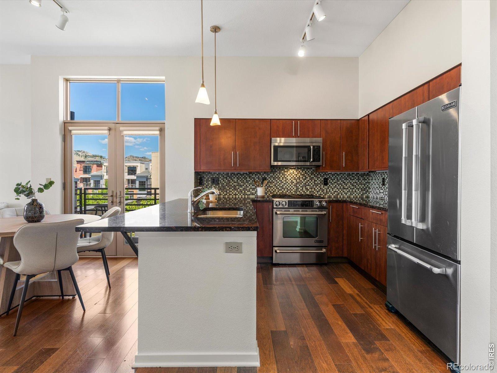 4555 13th Street Unit: E