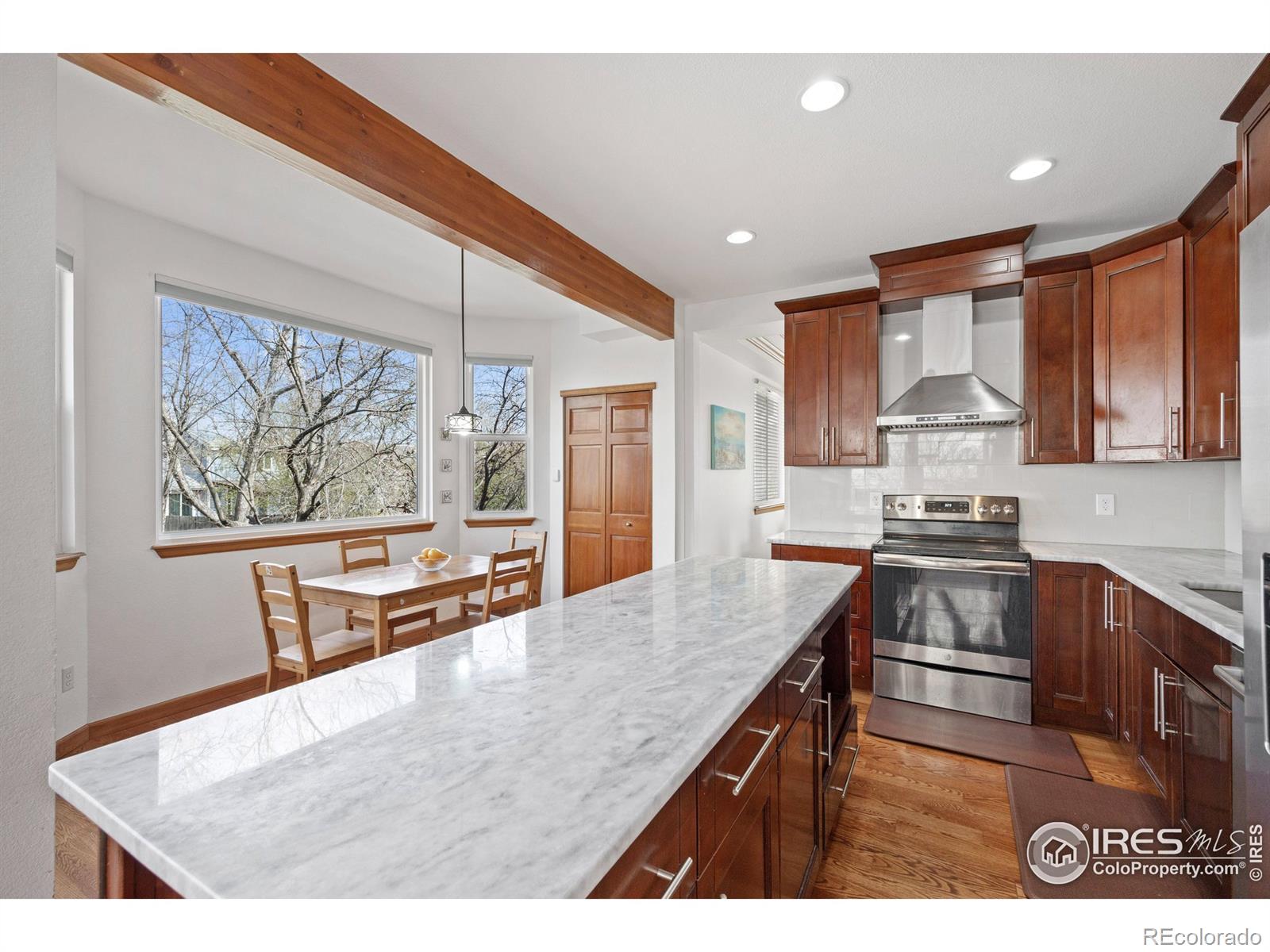 830 W Mulberry Street