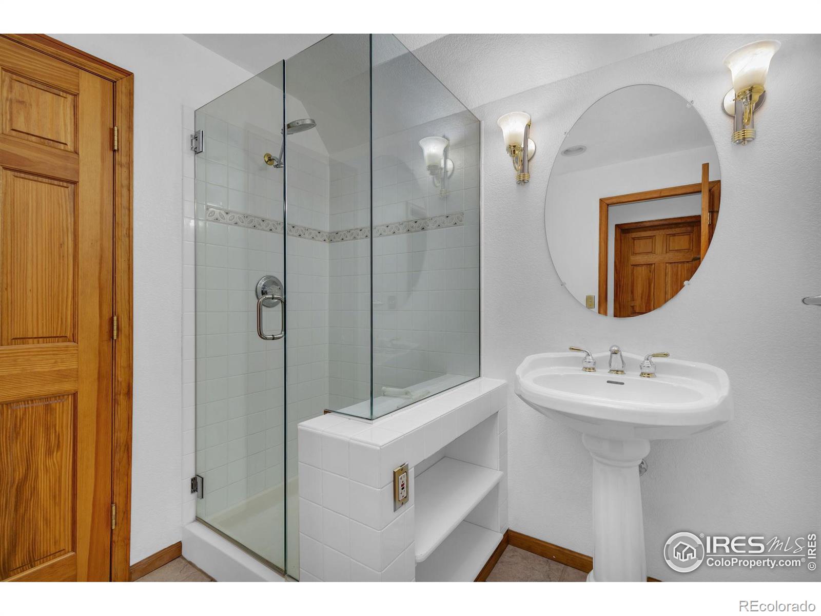 585 Saint Andrews Lane