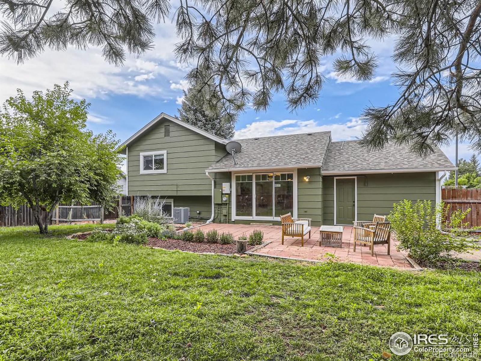 641 W Dahlia Street