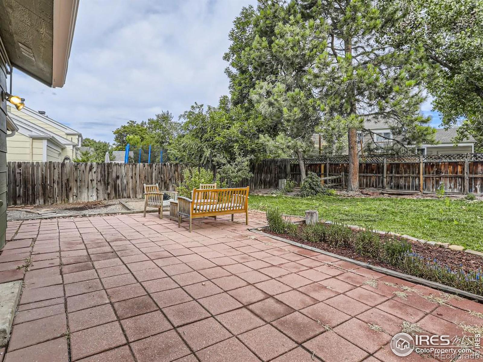 641 W Dahlia Street