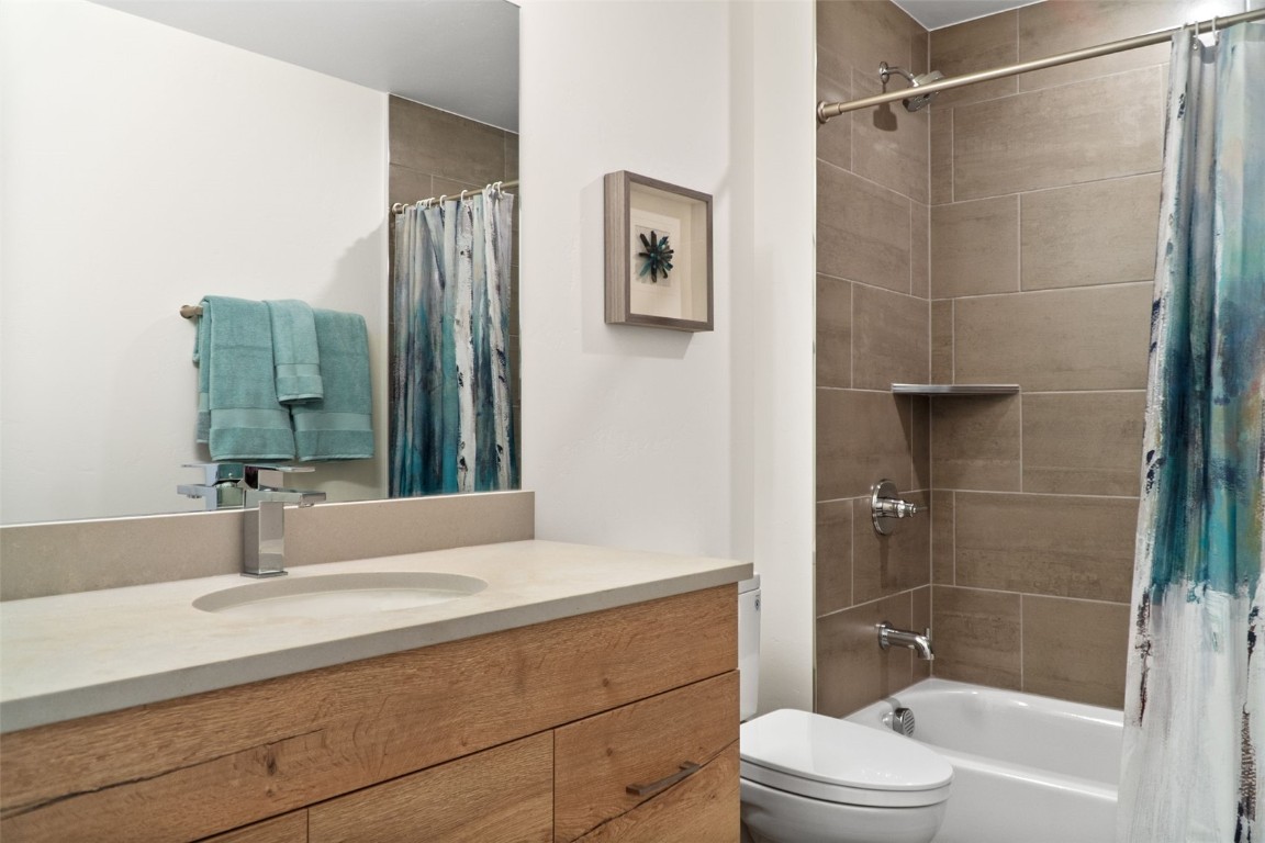 740 Blue River PARKWAY D22