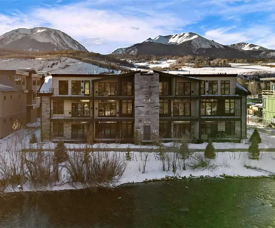 740 Blue River PARKWAY D22