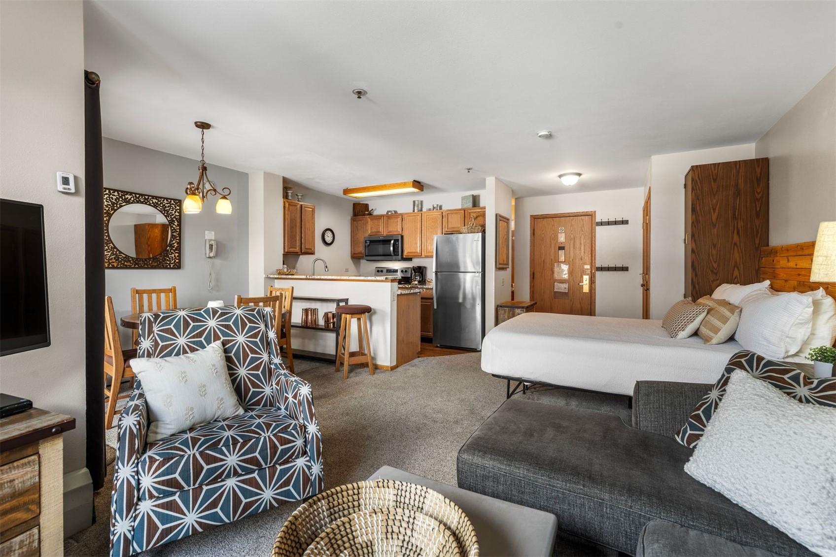 100 S Park AVENUE W209