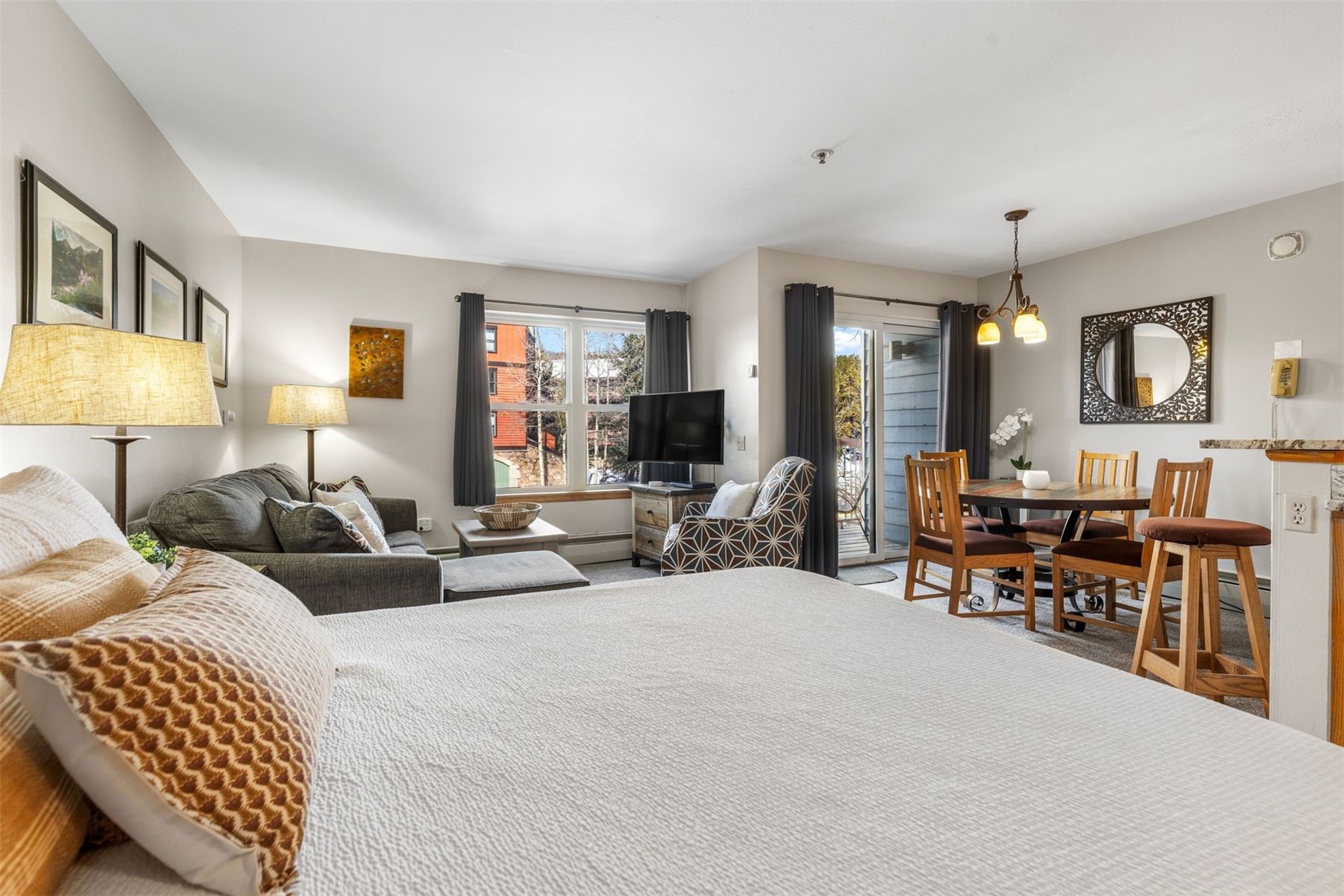 100 S Park AVENUE W209