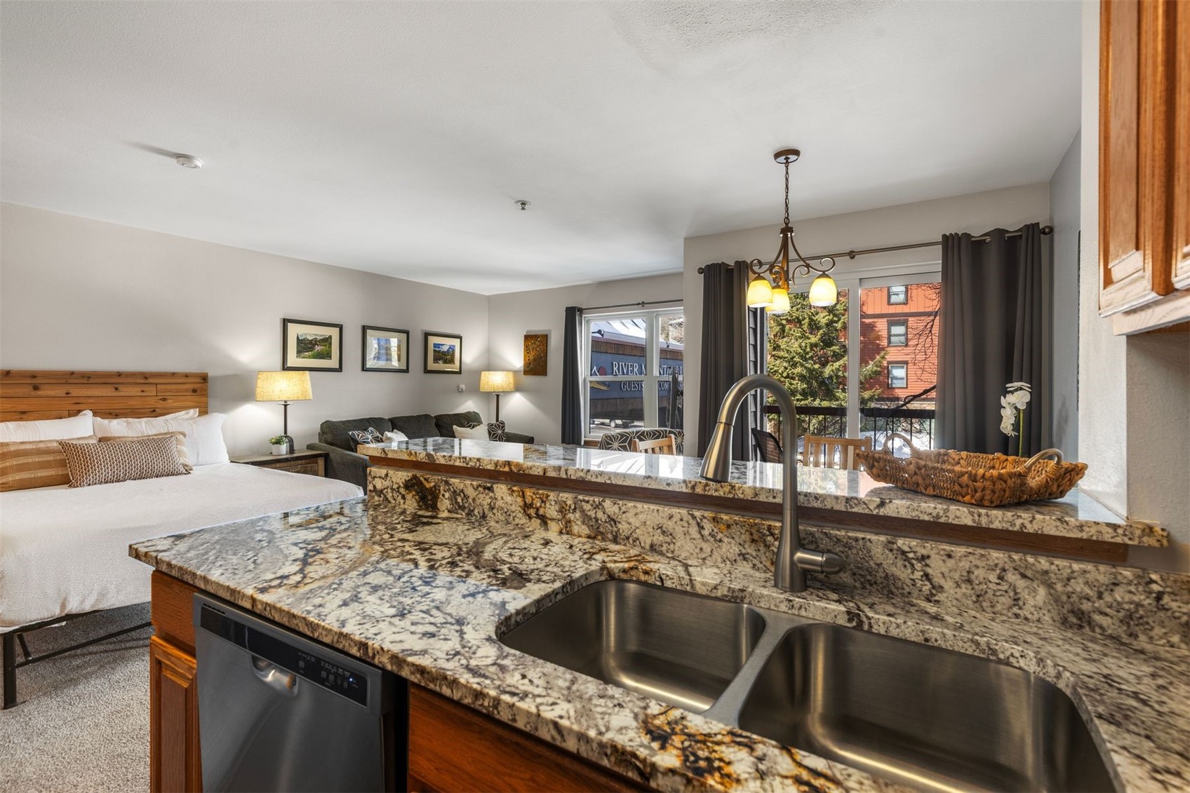 100 S Park AVENUE W209