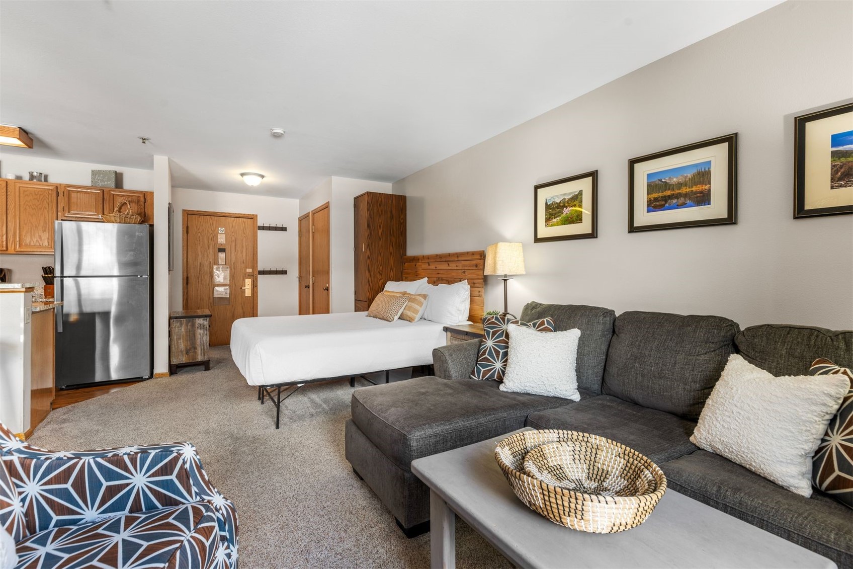100 S Park AVENUE W209
