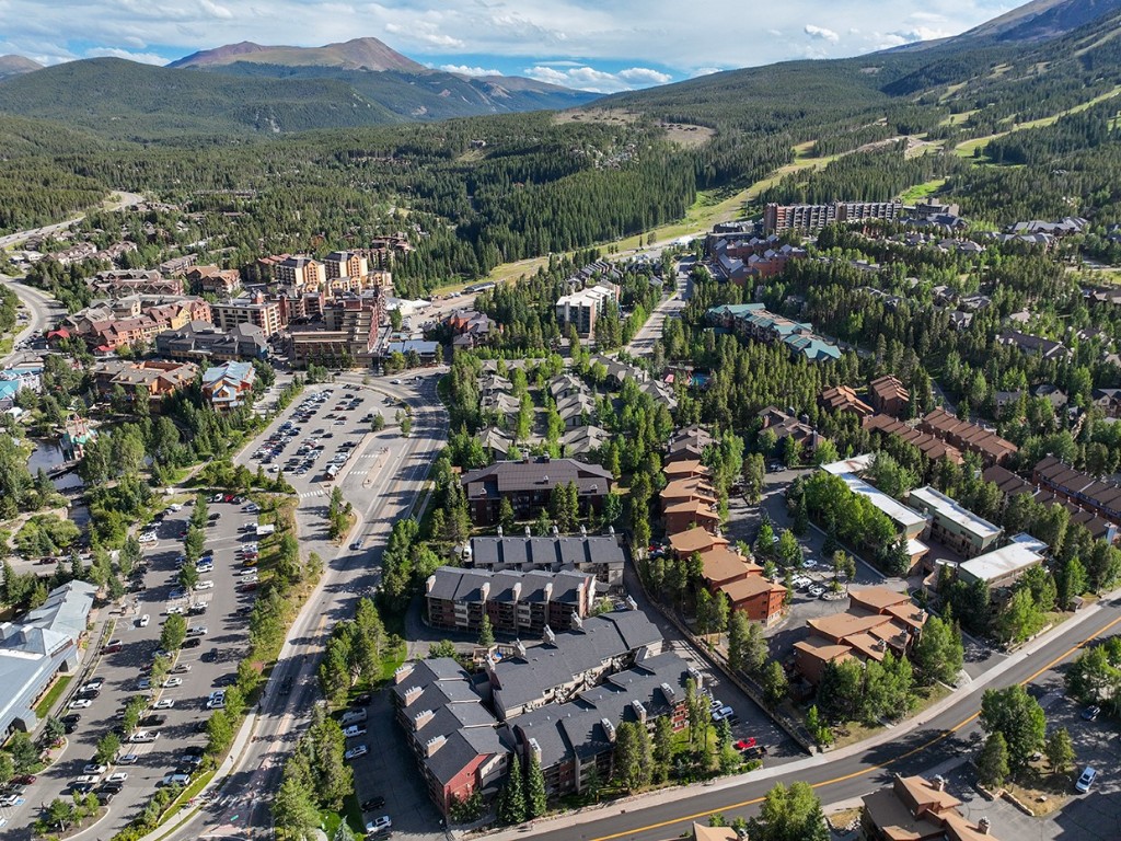 325 Four Oclock ROAD A103