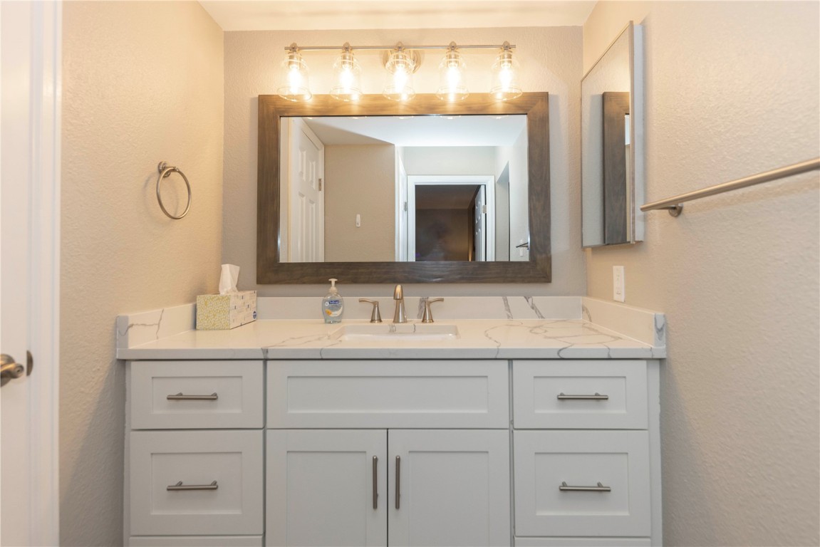 325 Four Oclock ROAD A103