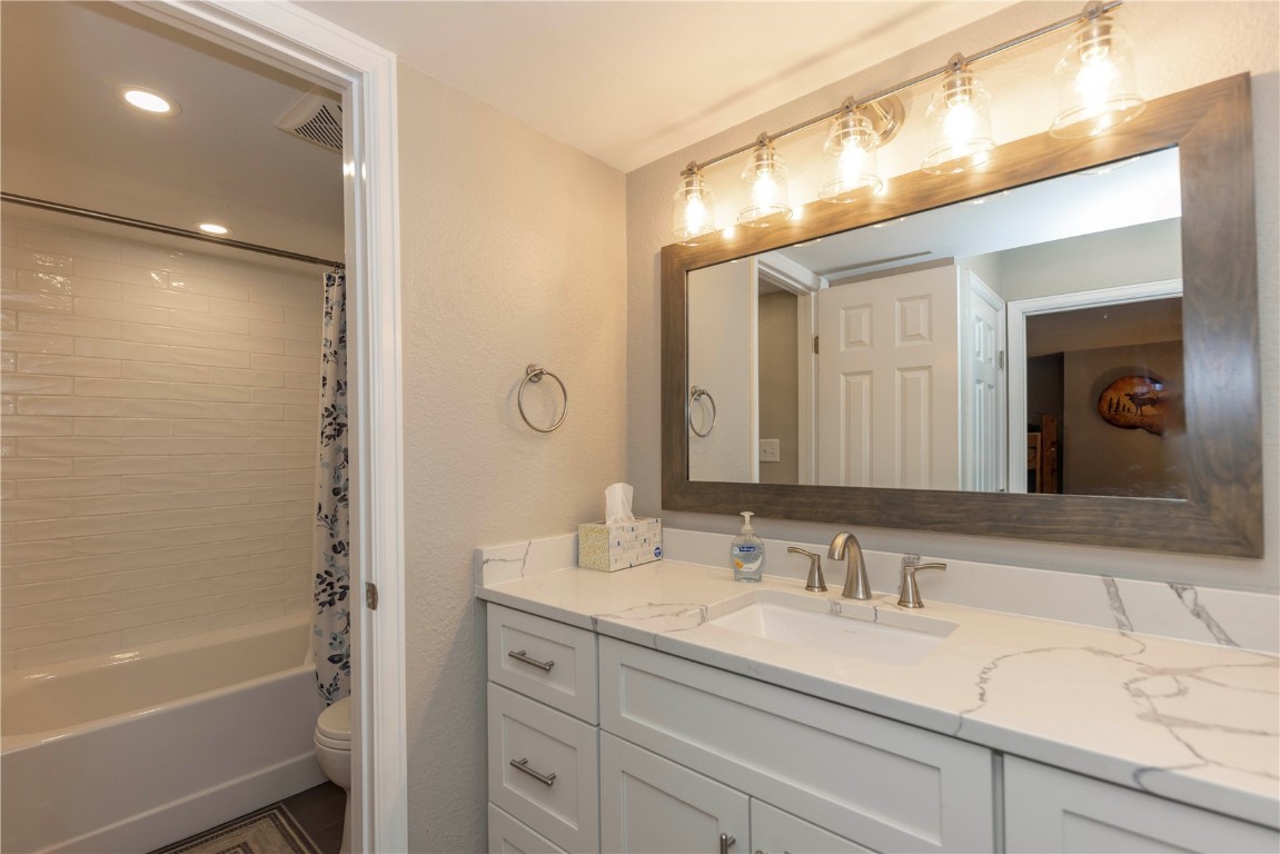 325 Four Oclock ROAD A103