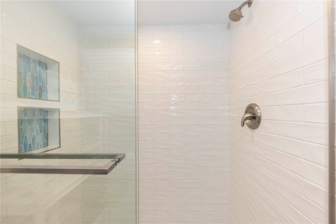 325 Four Oclock ROAD A103